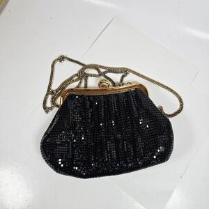 VTG Whiting & Davis Black Mesh Shoulder  Purse Kiss Lock Closure Circa 1980's
